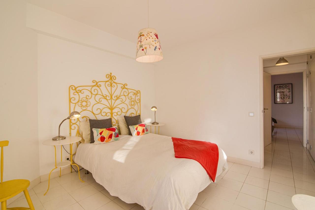 Modern Apartment By The Sea Quarteira Exterior photo