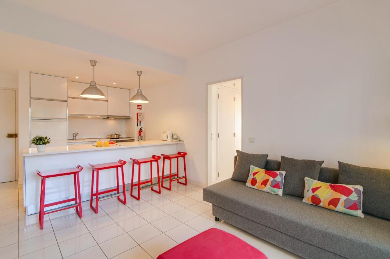 Modern Apartment By The Sea Quarteira Exterior photo